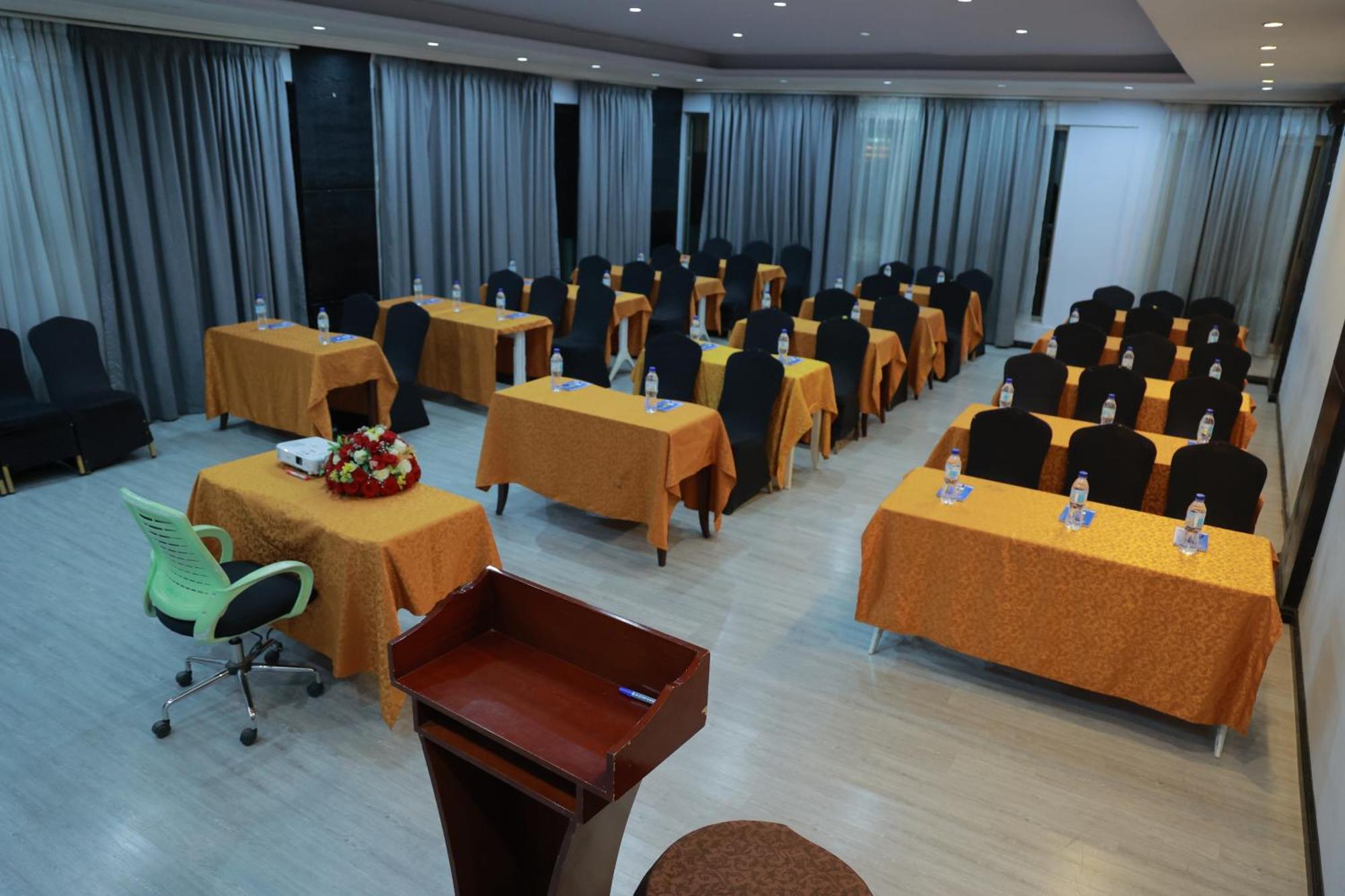 אדיס אבבה Ambassador Hotel מראה חיצוני תמונה