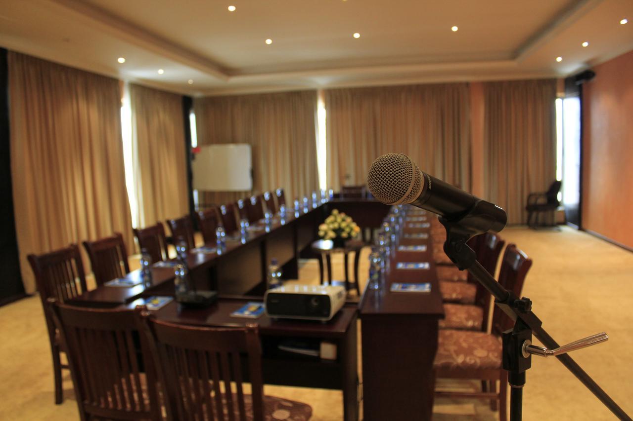 אדיס אבבה Ambassador Hotel מראה חיצוני תמונה